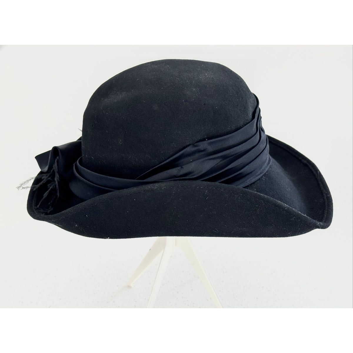 Betmar Black Wool Felt Cloche Hat Bow & Feather Accents | Original Tag | Includes Sunglasses