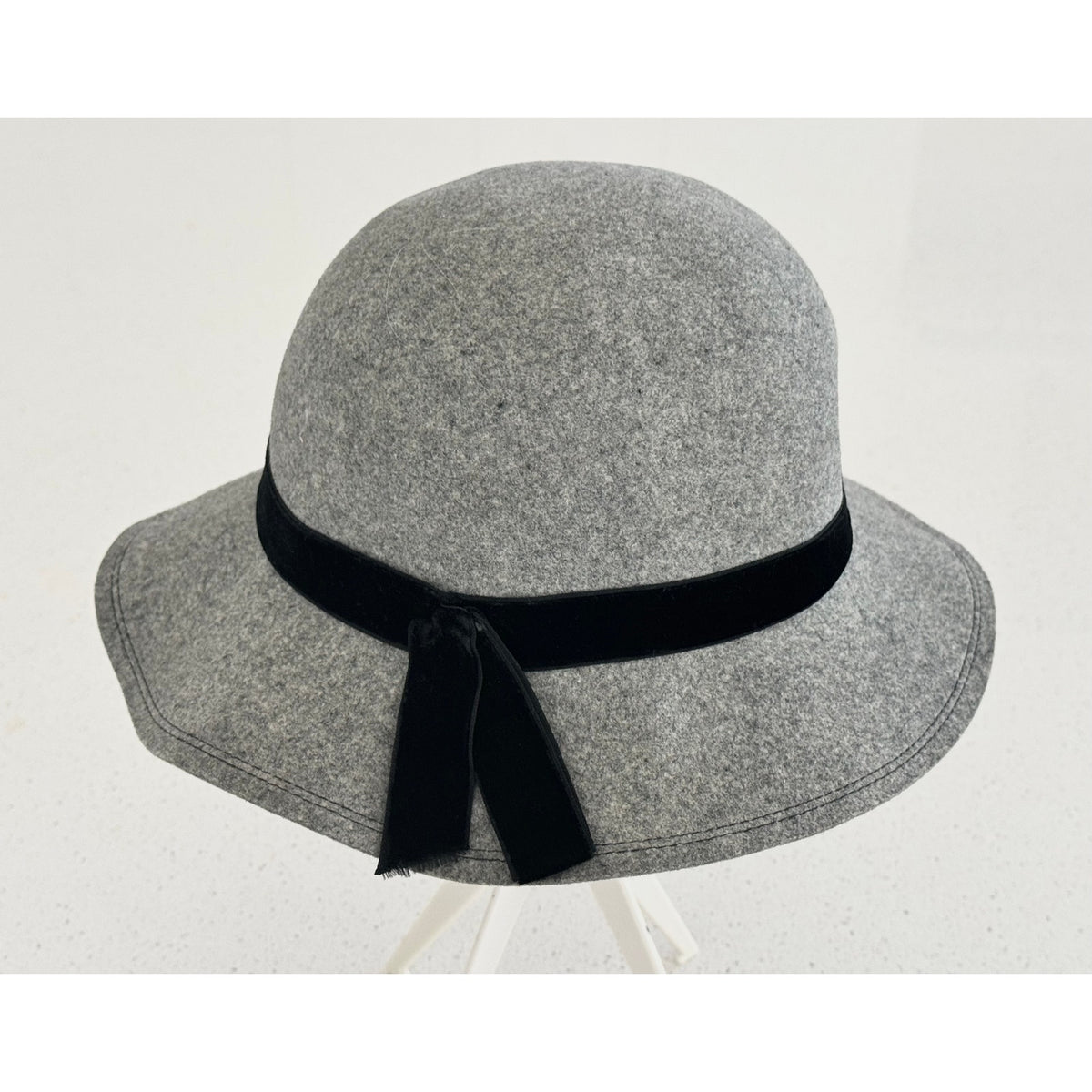 Vintage Betmar New York Grey Felt Hat Wide Brim Ribbon Trim | Sunglasses