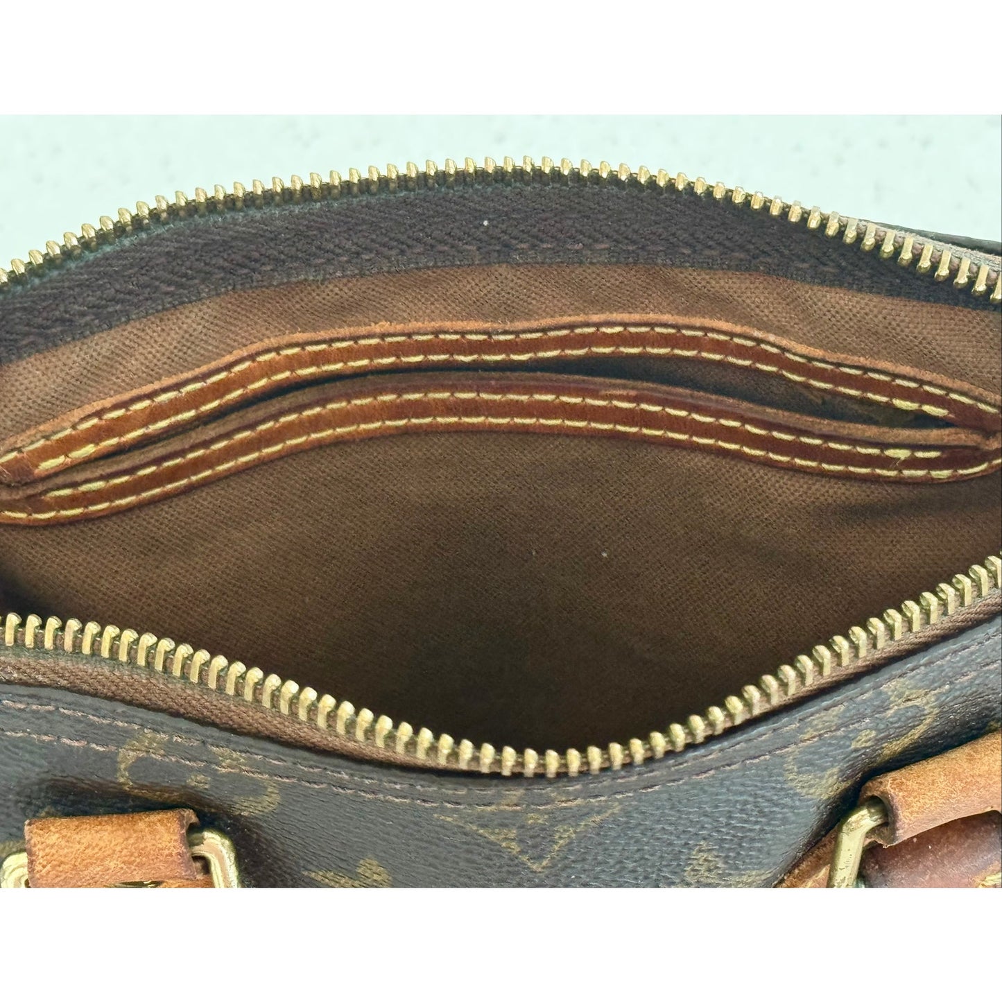 Vintage Louis Vuitton Monogram Speedy 25 (January 2001)