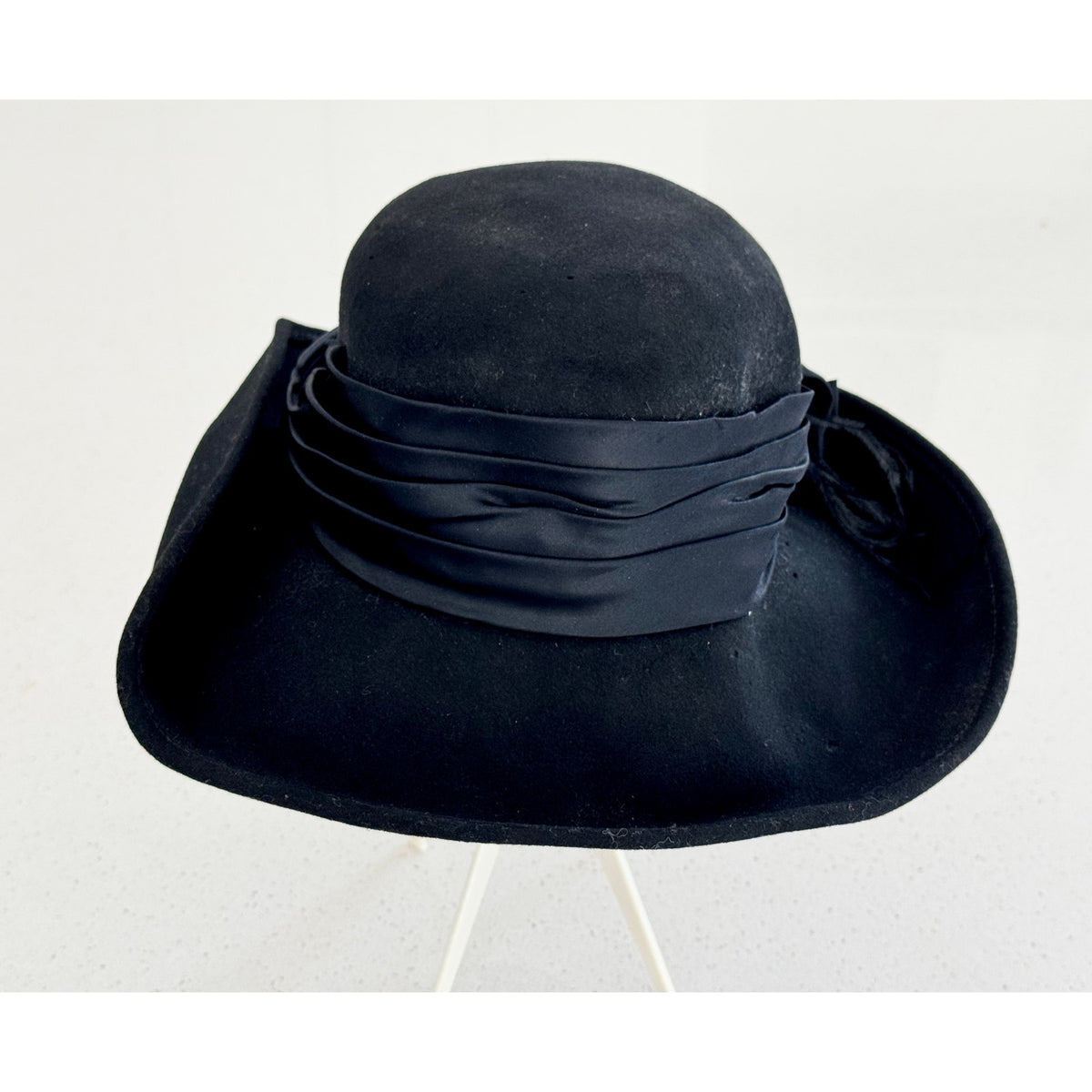 Betmar Black Wool Felt Cloche Hat Bow & Feather Accents | Original Tag | Includes Sunglasses