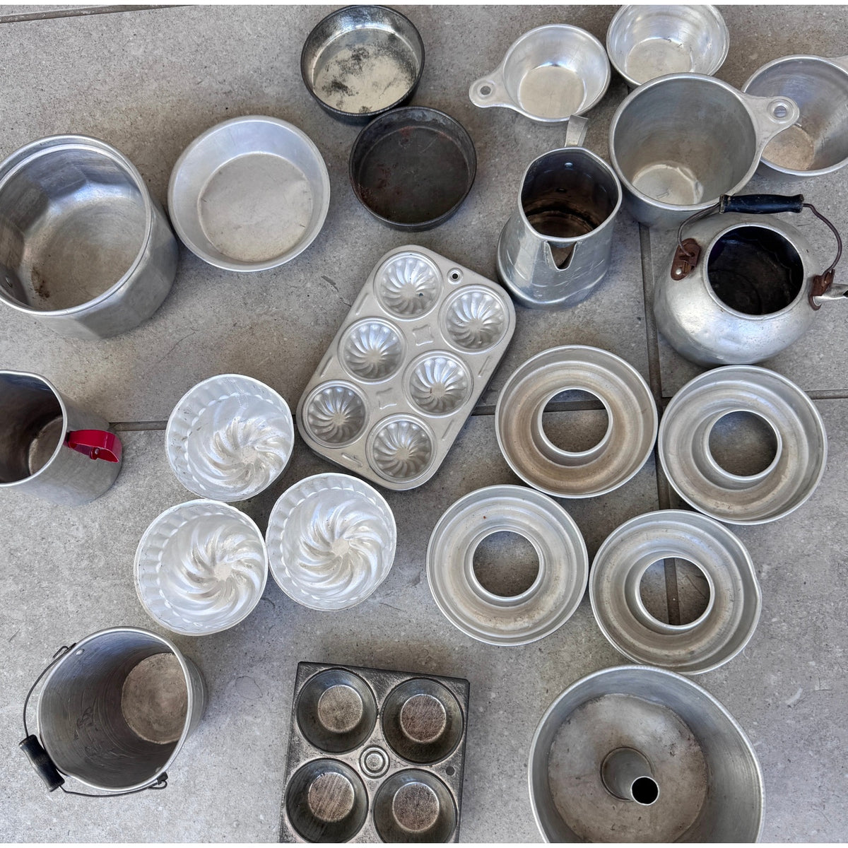 Vintage Mid-Century Aluminum Baking and Kitchenware Mixed Lot