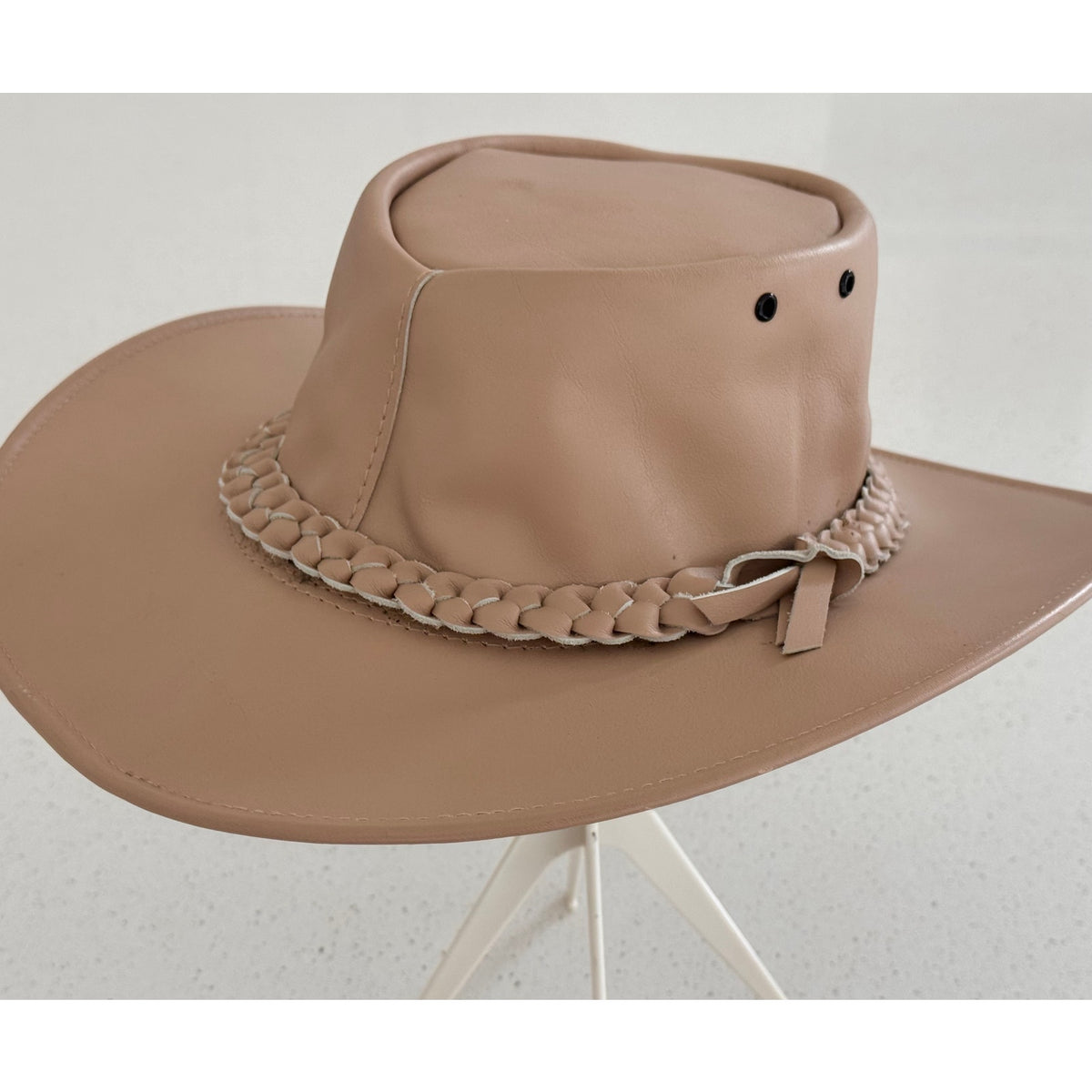 Authentic Bronco Hats New Zealand Hand-Crafted Leather Bushman Hat – Nude/Sand